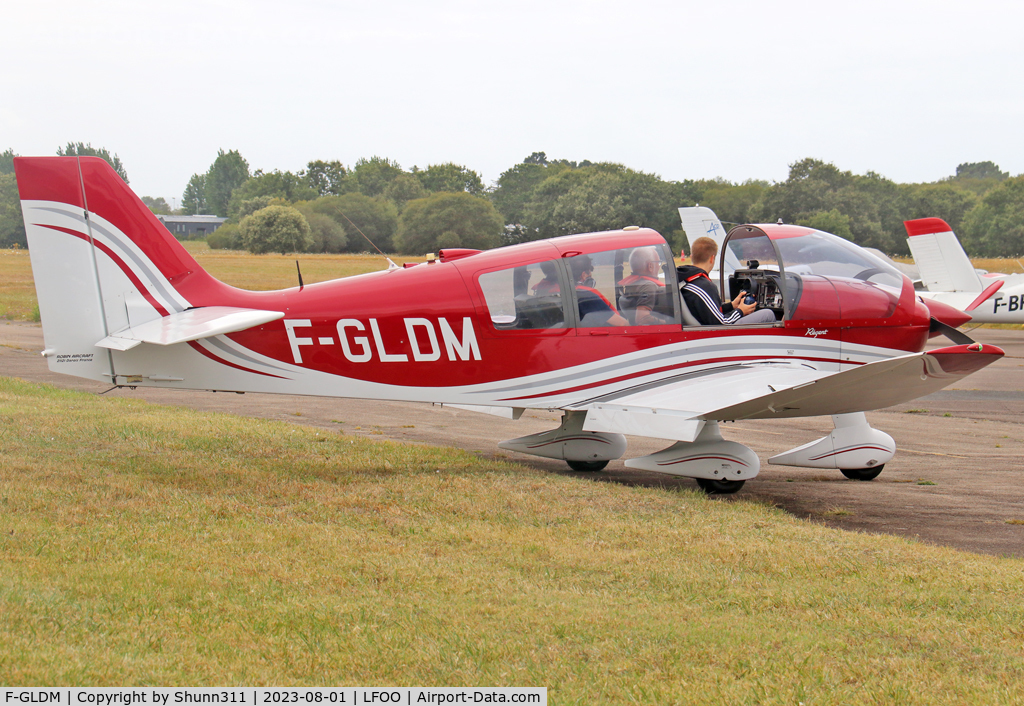 F-GLDM, Robin DR-400-180 Regent Regent C/N 2093, Ready for a new flight...