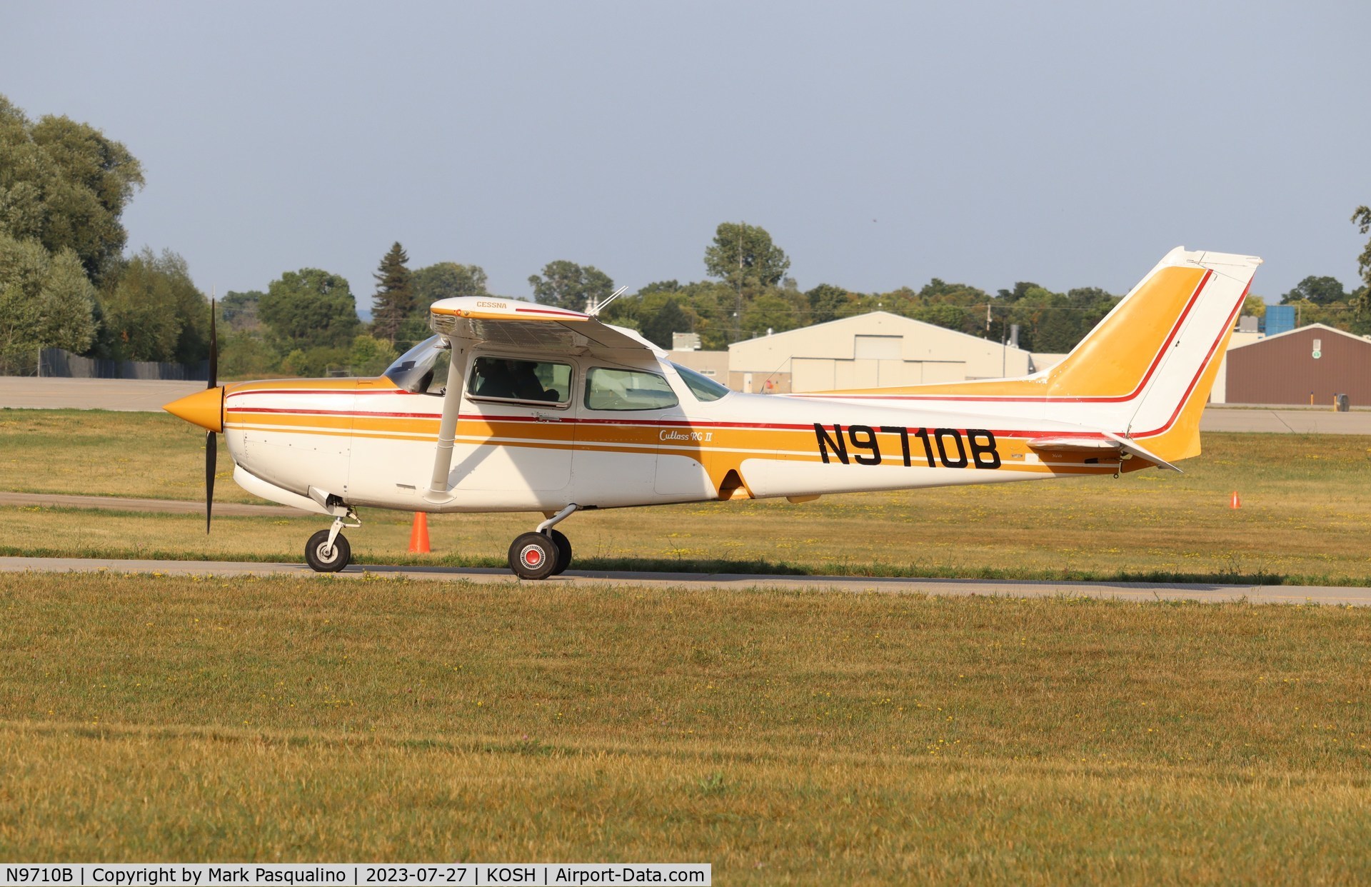 N9710B, Cessna 172RG Cutlass RG C/N 172RG0983, Cessna 172RG