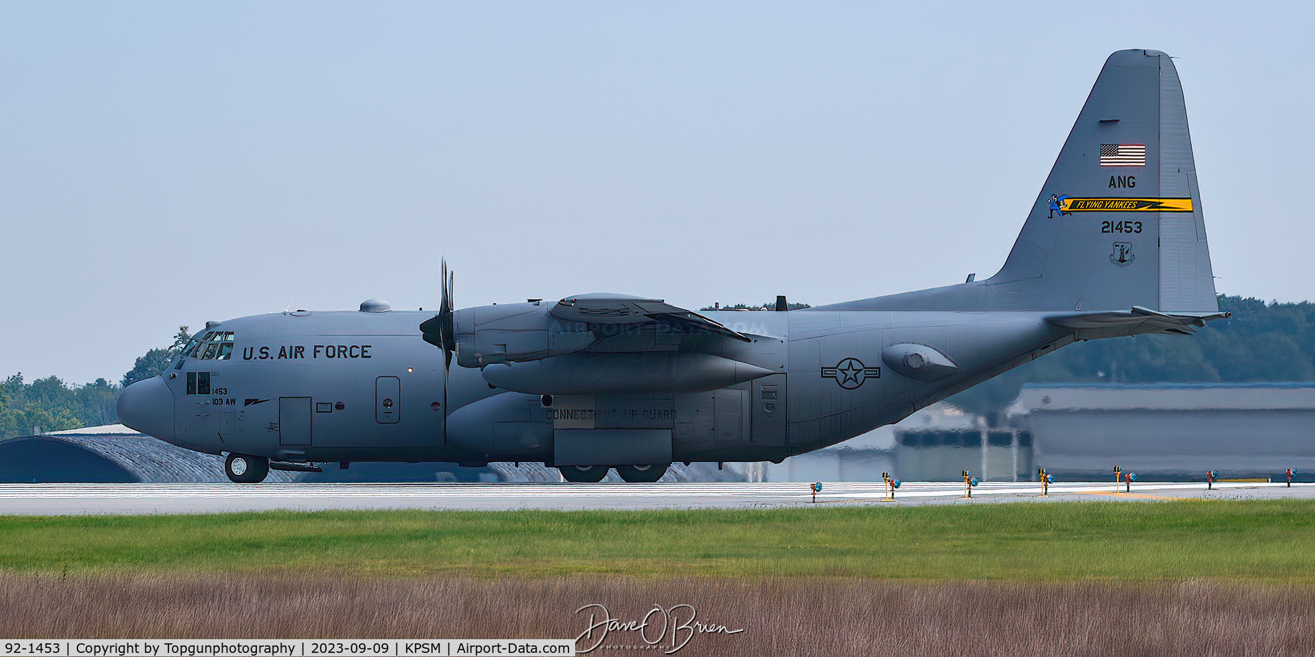 92-1453, 1992 Lockheed C-130H Hercules C/N 382-5330, YANKEE13 starting the show off with the jump team