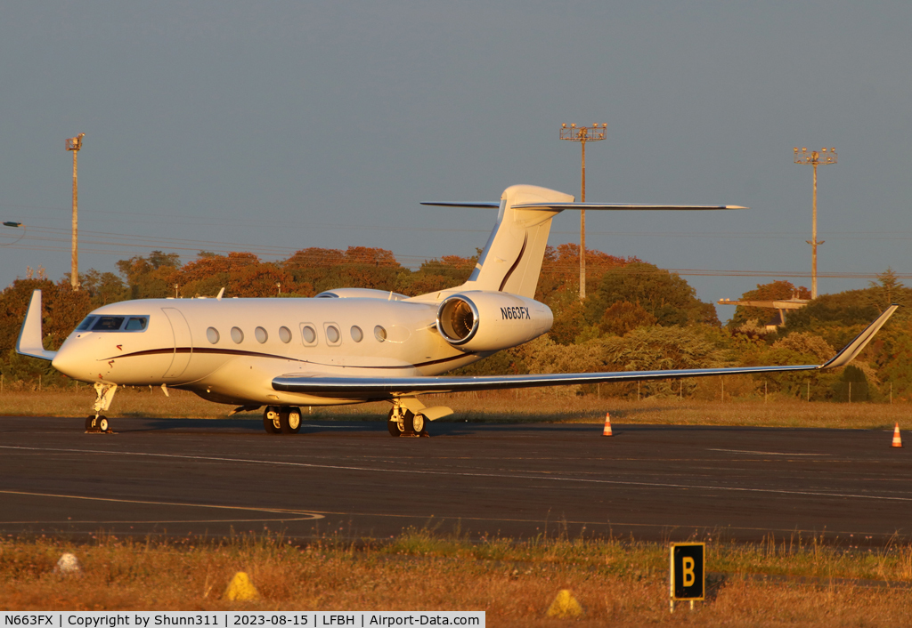 N663FX, 2013 Gulfstream Aerospace G-VI (G650ER) C/N 6055, Parkd at the General Aviation area...
