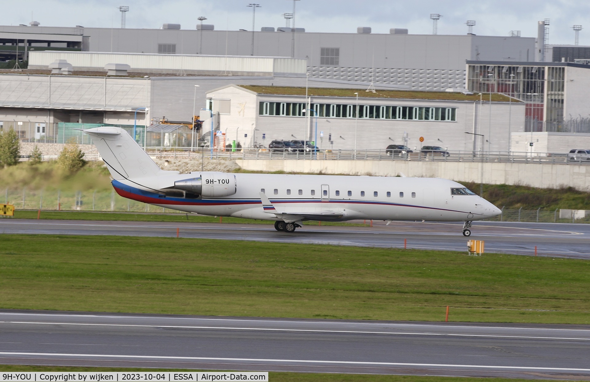 9H-YOU, 2008 Bombardier Challenger 850 (CL-600-2B19) C/N 8085, TWY W