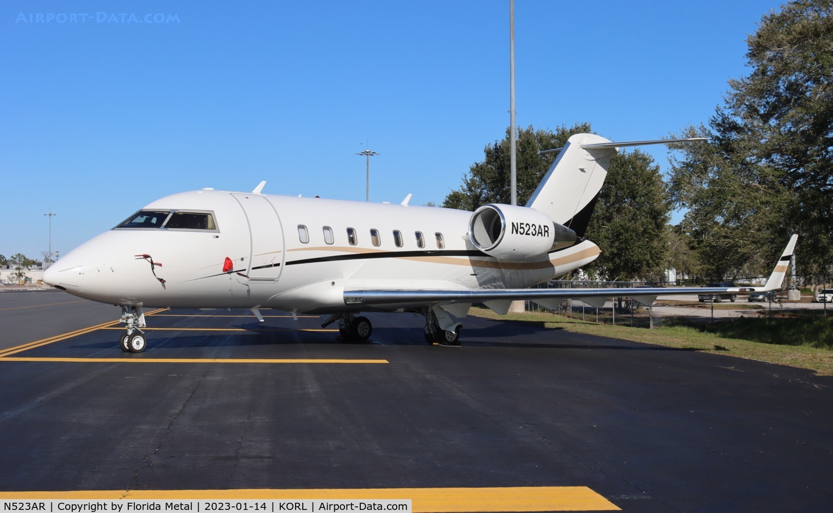 N523AR, 2009 Bombardier Challenger 605 (CL-600-2B16) C/N 5839, Challenger 605 zx
