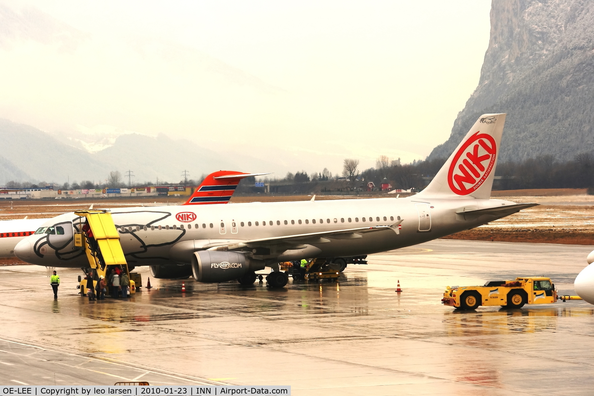 OE-LEE, 2006 Airbus A320-214 C/N 2749, Innsbruck 23.1.2010