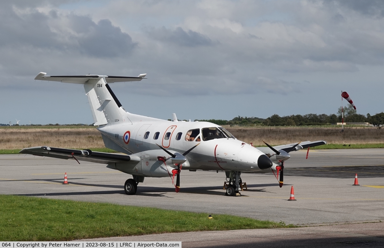 064, Embraer EMB-121AA Xingu C/N 121064, Cherbourg