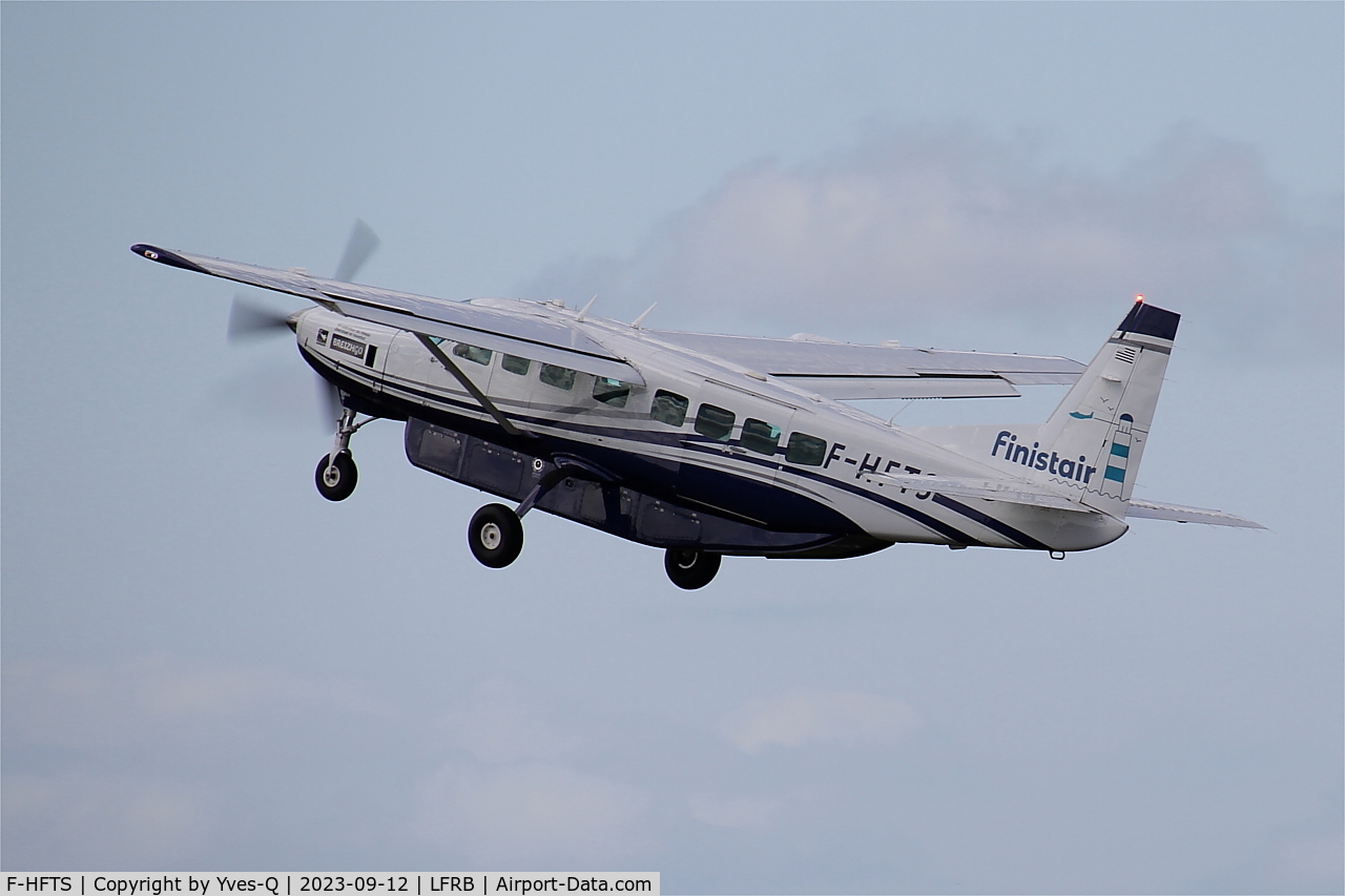 F-HFTS, 2016 Cessna 208B Grand Caravan C/N 208B5265, Textron Aviation Inc. Grand Caravan 208B, Take off rwy 25L, Brest-Bretagne airport (LFRB-BES)