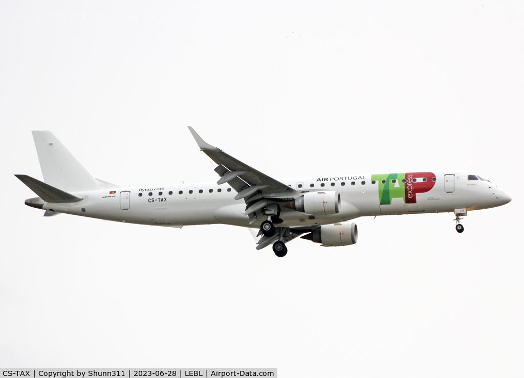 CS-TAX, 2010 Embraer 195LR (ERJ-190-200LR) C/N 19000344, Landing rwy 06L... White tail...