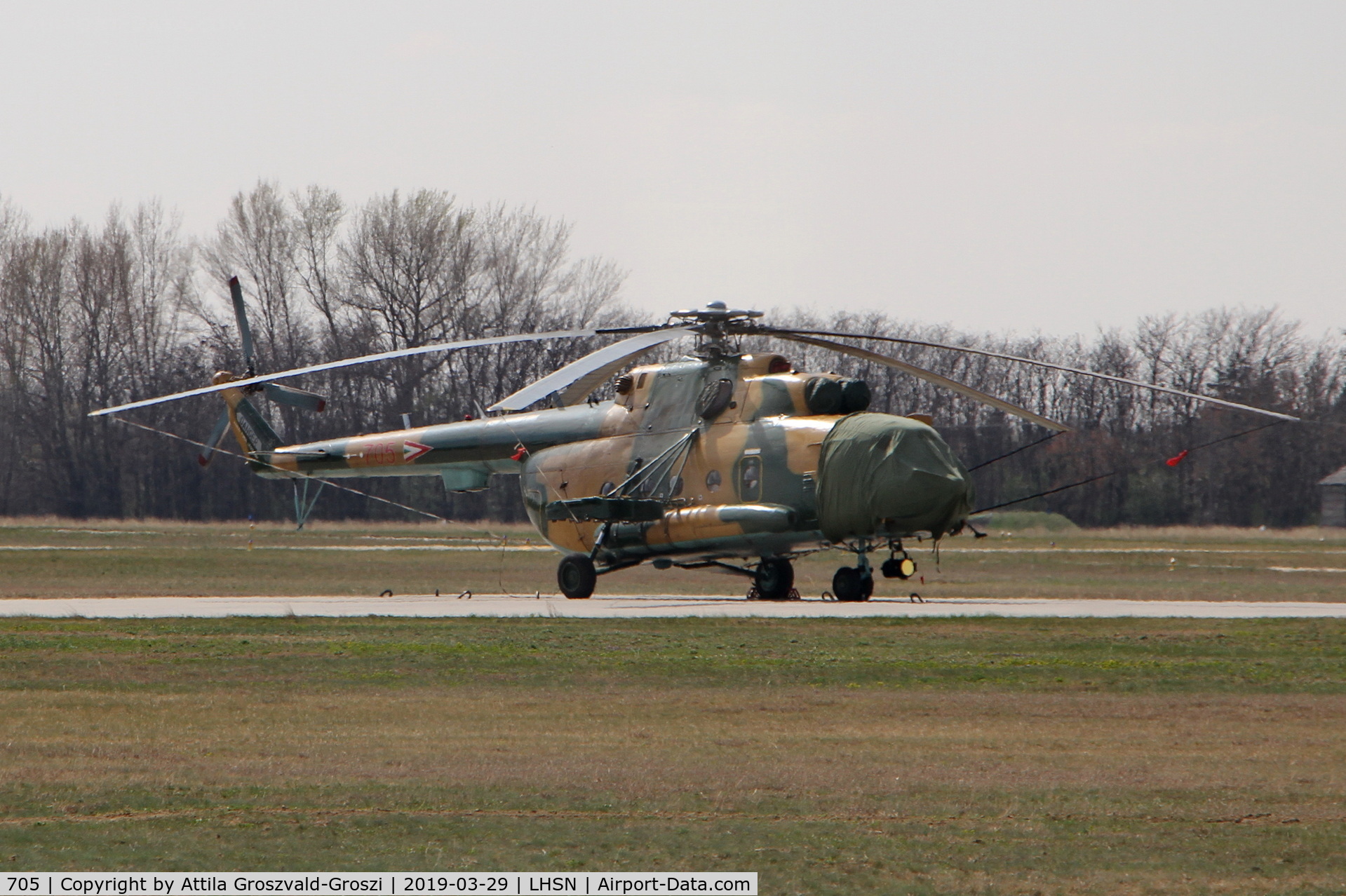 705, 1987 Mil Mi-17N C/N 104M05, LHSN - Szolnok Air Base Hungary