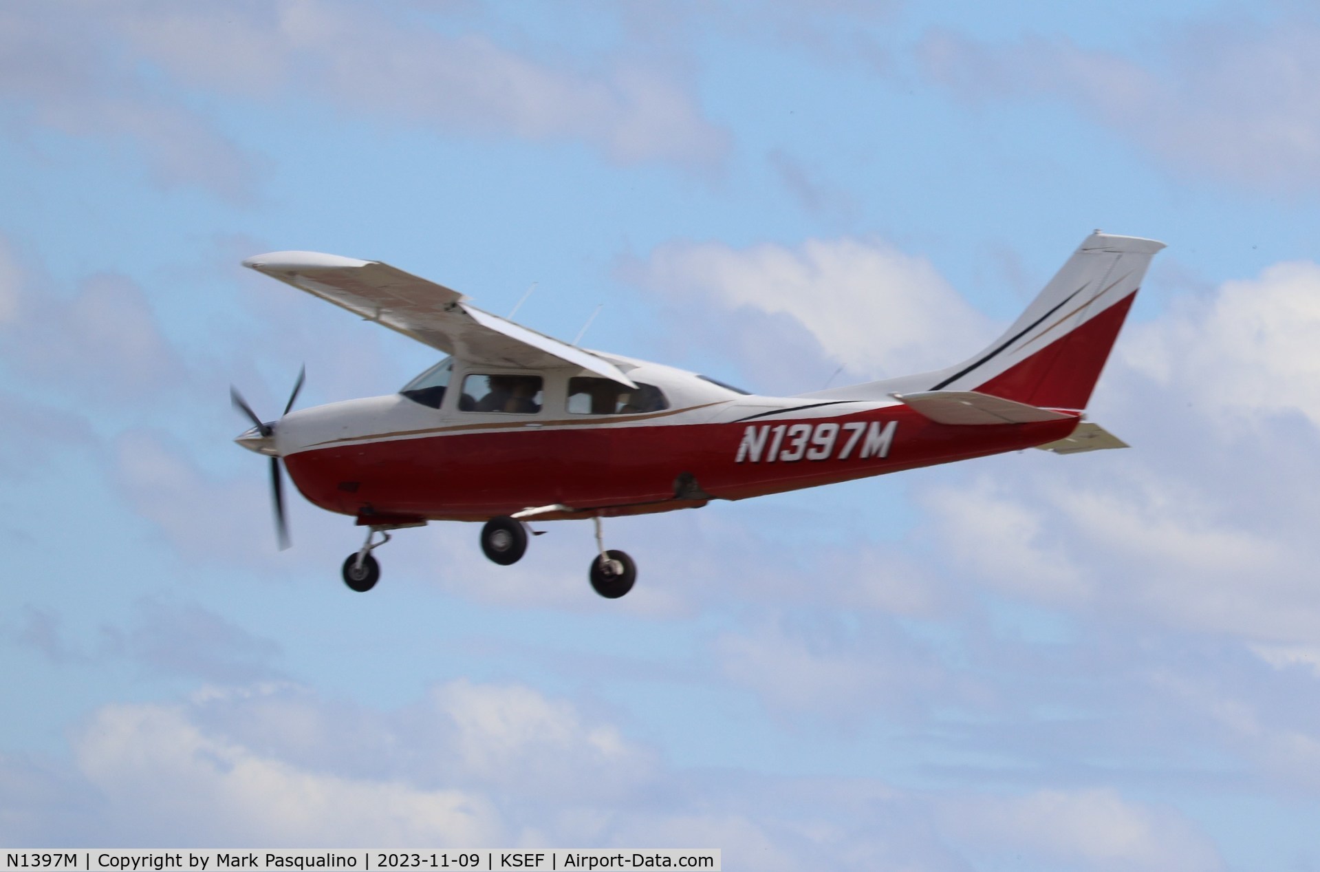 N1397M, Cessna 210M Centurion C/N 21061940, Cessna 210M