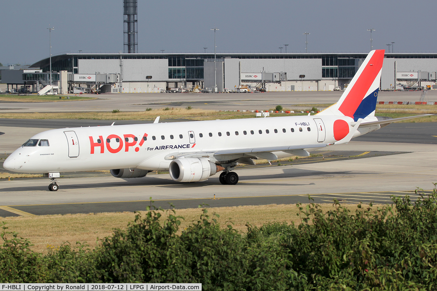 F-HBLI, 2009 Embraer 190LR (ERJ-190-100LR) C/N 19000298, at cdg