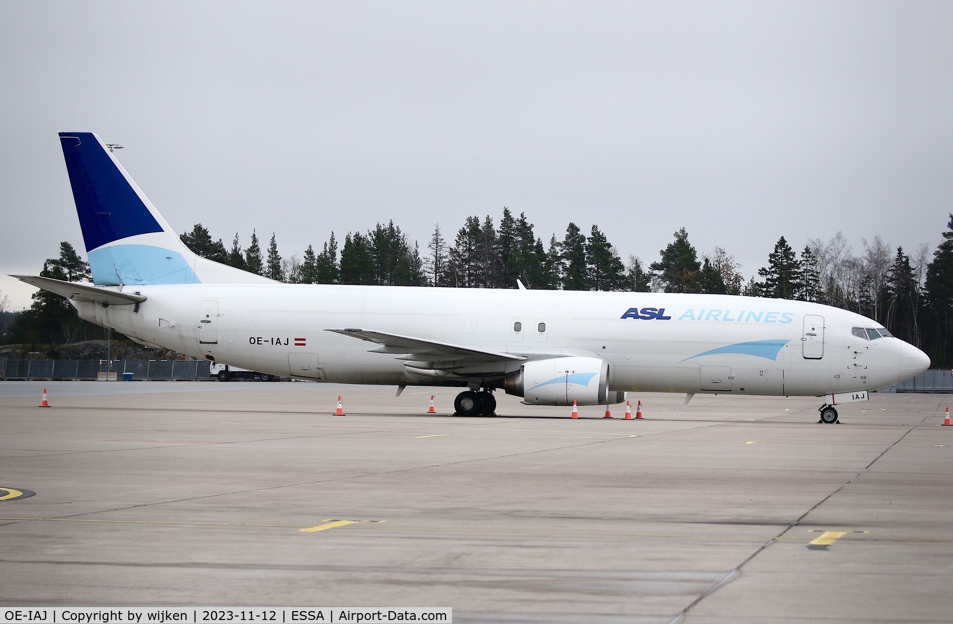 OE-IAJ, 1992 Boeing 737-476(SF) C/N 24440, Ramp R