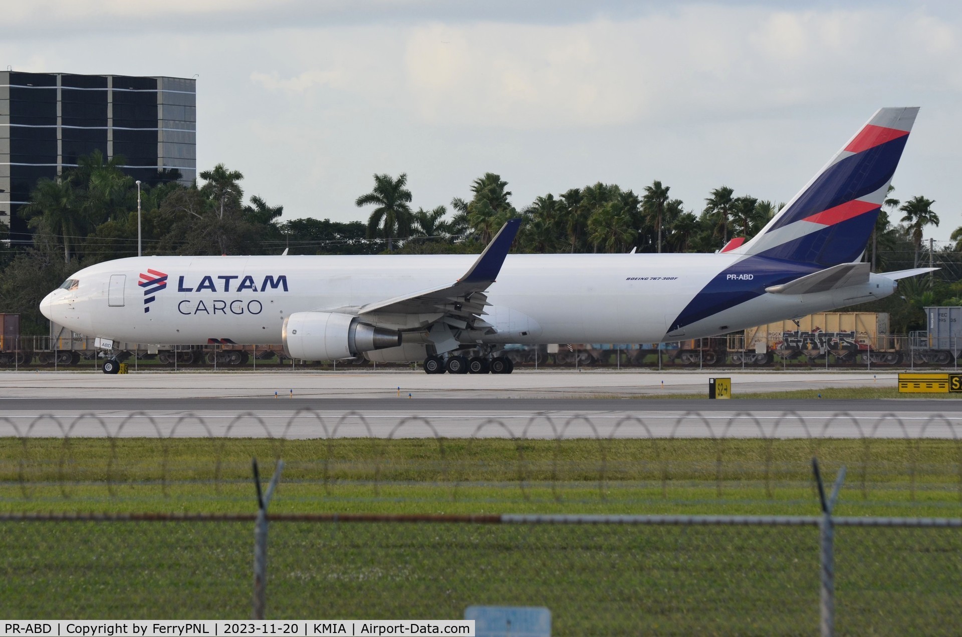 PR-ABD, 2005 Boeing 767-316F C/N 34245, ATAM Cargo Brasil B763F for departure