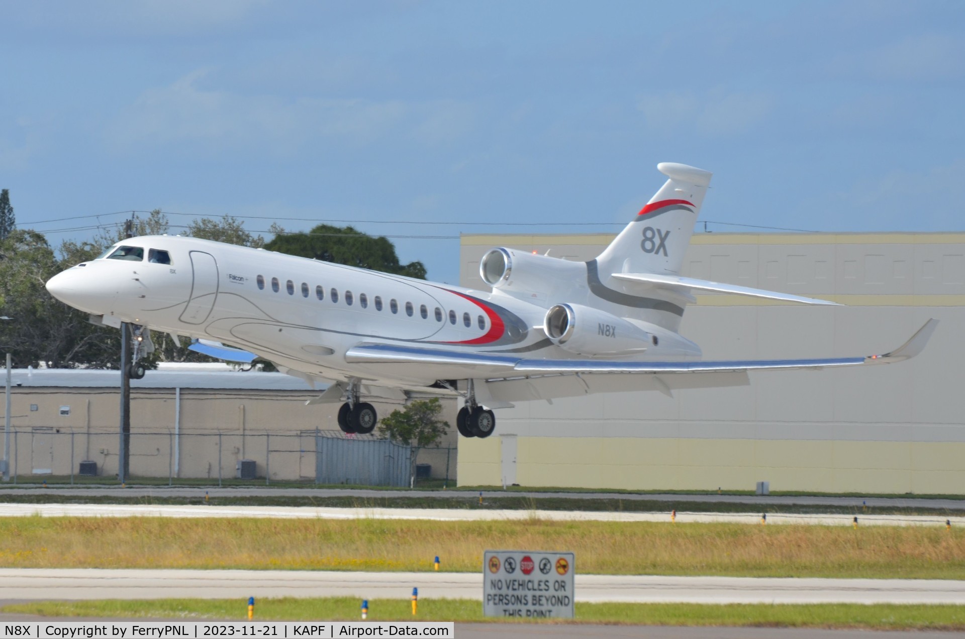 N8X, 2022 Dassault Falcon 8X C/N 498, The latest N8X, meaning cn 498 has the reg at this moment.