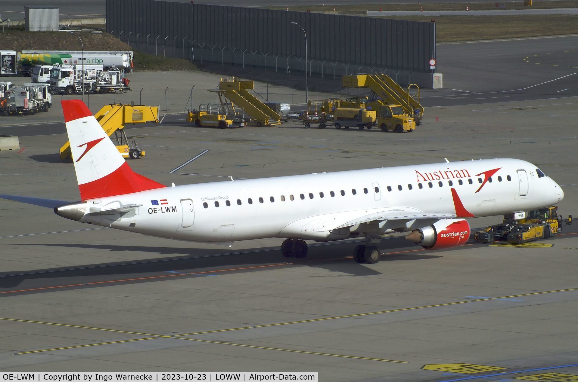 OE-LWM, 2012 Embraer 195LR (ERJ-190-200LR) C/N 19000542, EMBRAER 195LR (ERJ-190-200LR) of Austrian Airlines at Wien-Schwechat airport