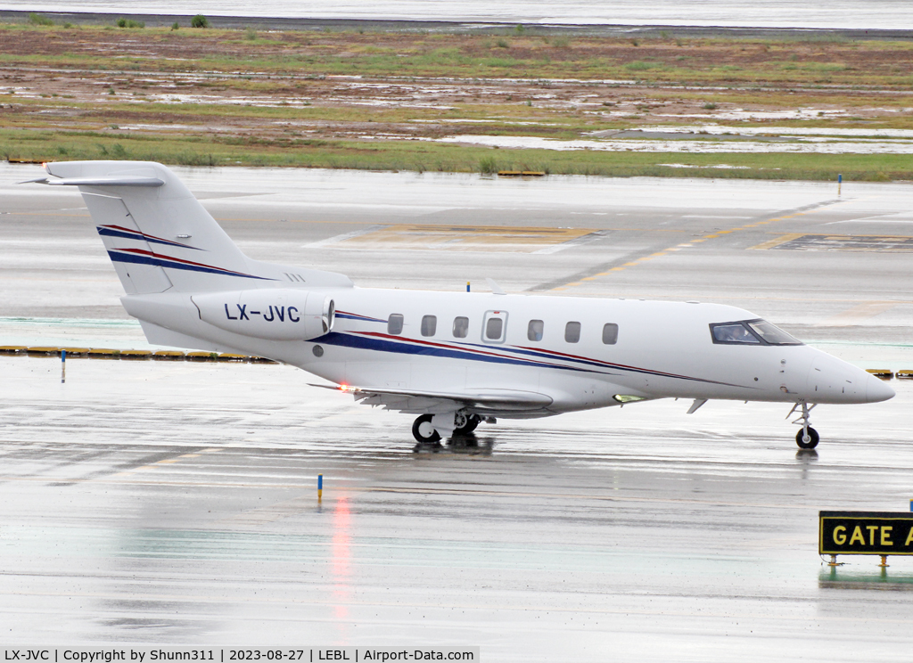 LX-JVC, 2019 Pilatus PC-24 C/N 142, Taxiing for departure rwy 06R