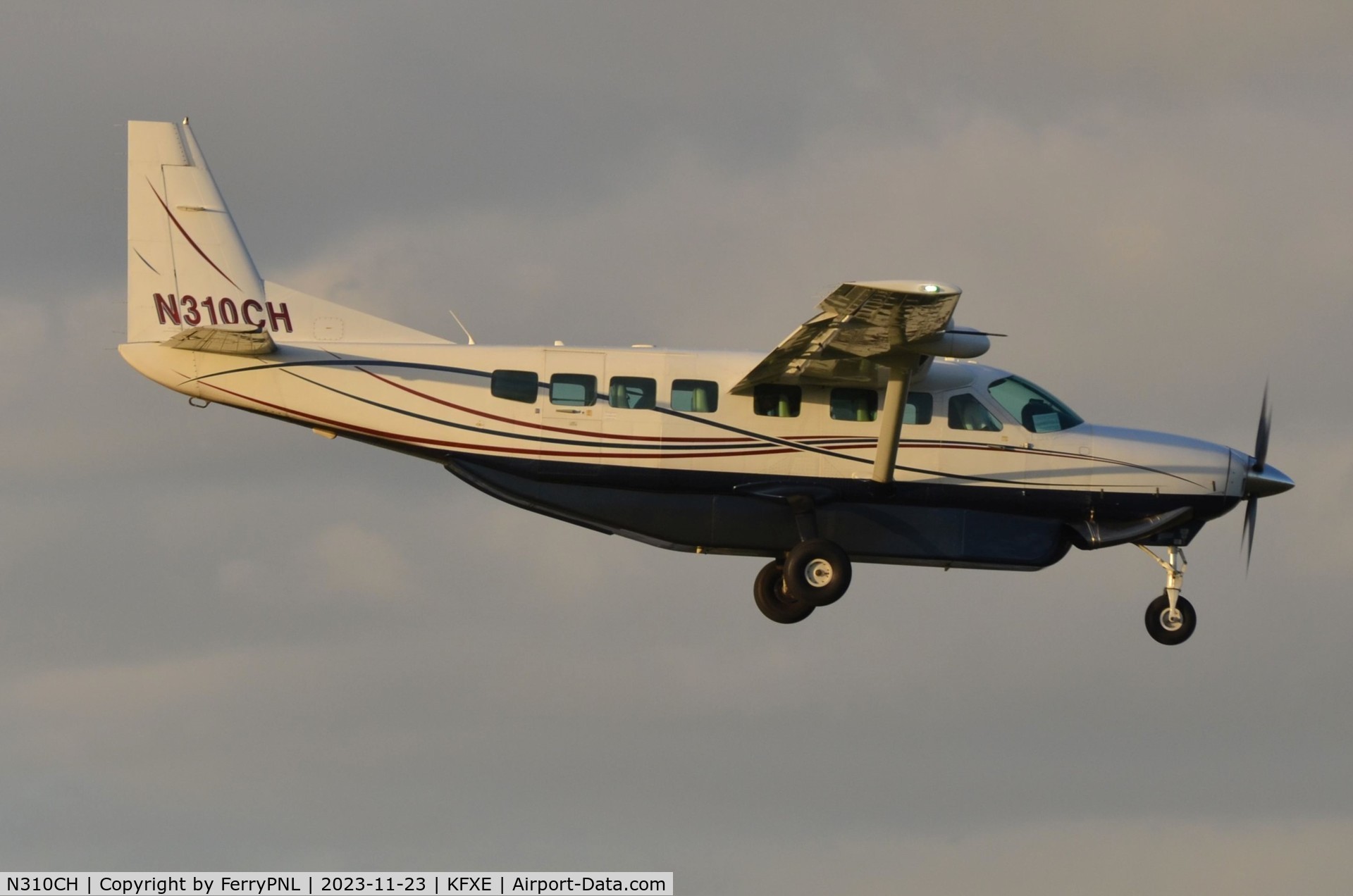 N310CH, 2016 Cessna 208B EX Caravan 1 C/N 208B5328, Watermakers Air Ce208B landing at its base
