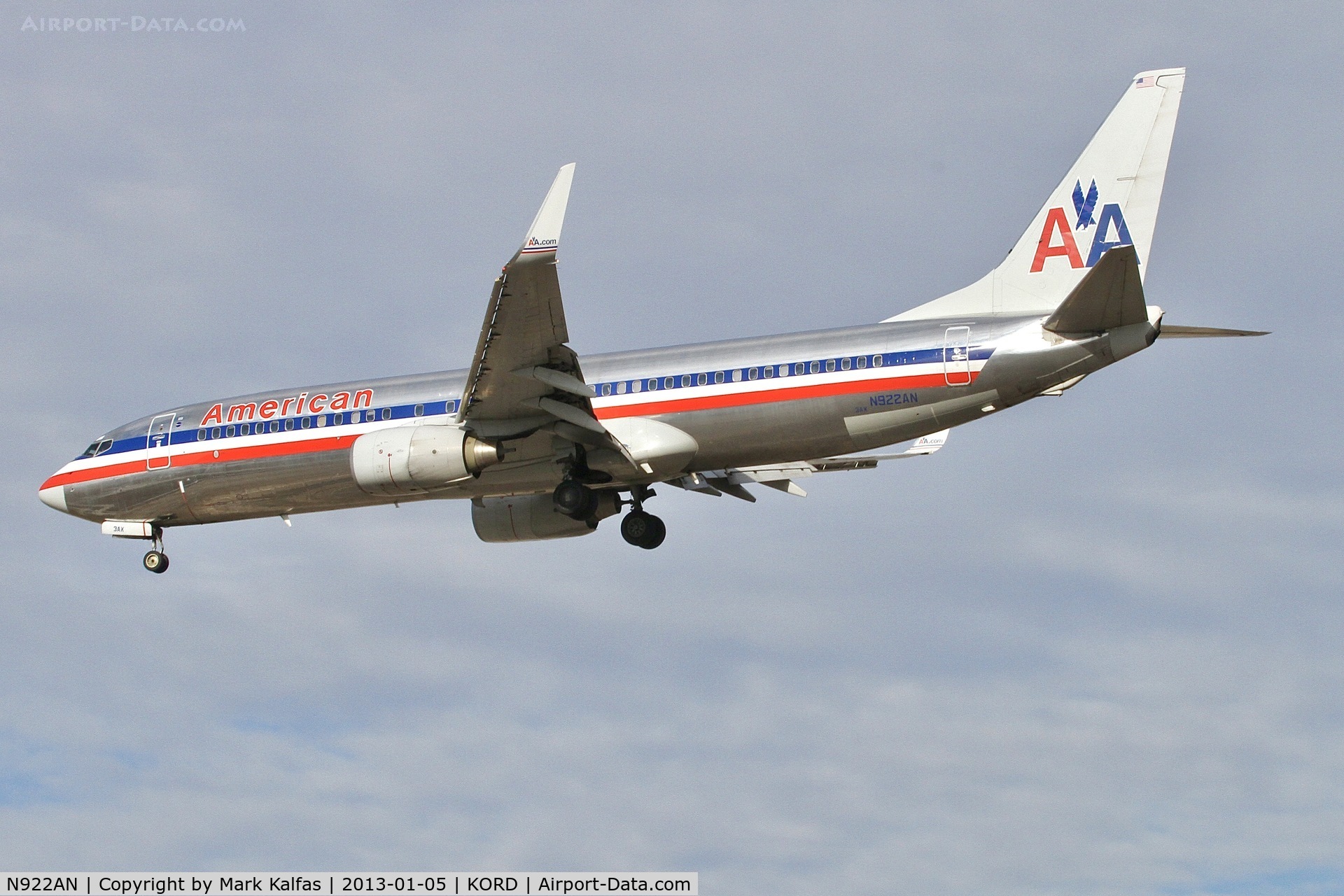 N922AN, 1999 Boeing 737-823 C/N 29523, American Airlines B738  Boeing 737-823 N922AN on approach KORD