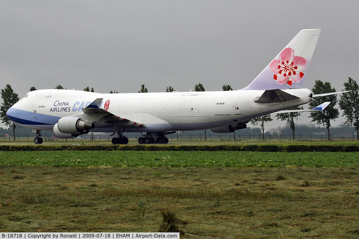 B-18718, Boeing 747-409F/SCD C/N 30770, at spl