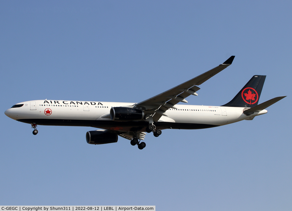 C-GEGC, 2009 Airbus A330-343 C/N 1006, Landing rwy 24R in new c/s