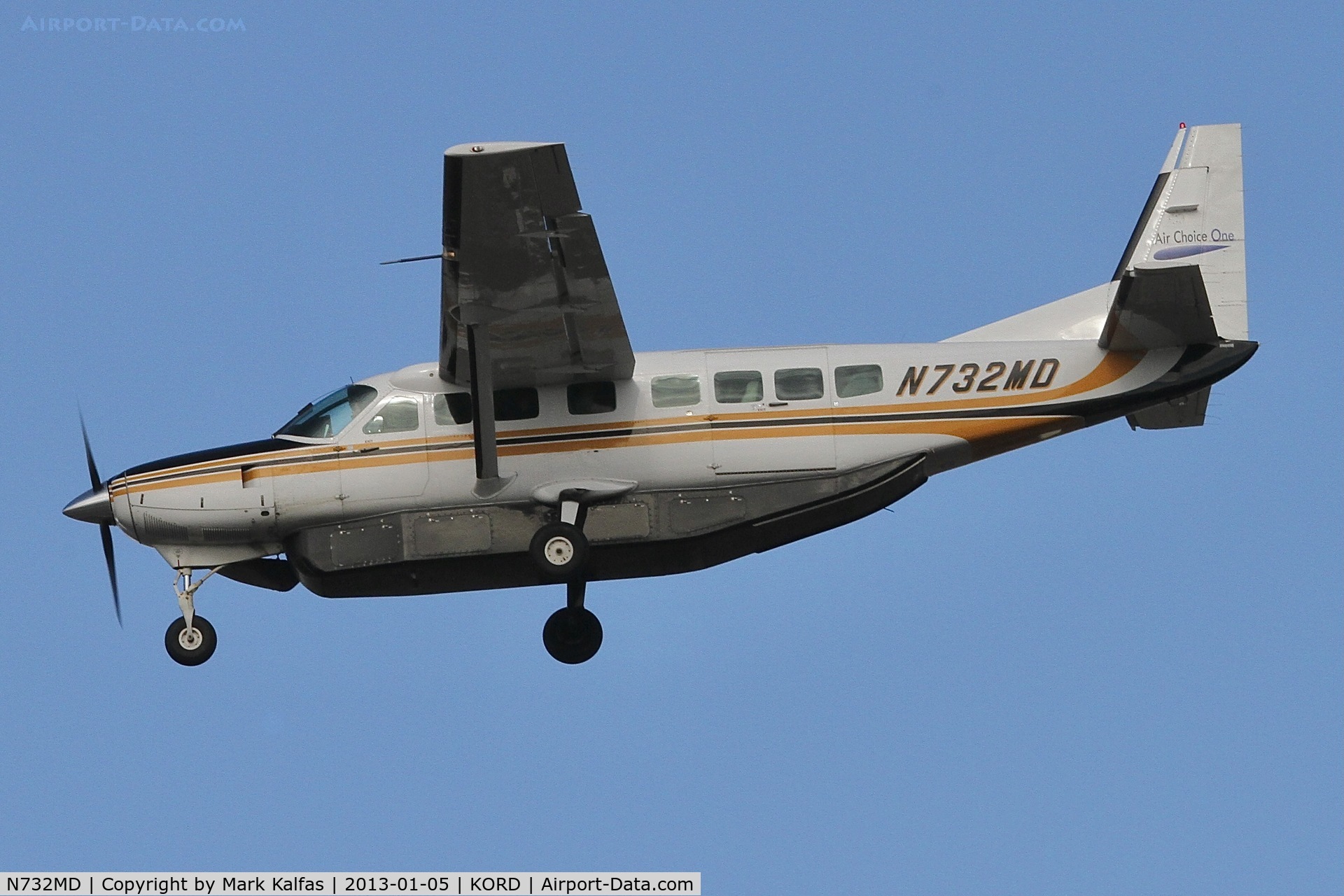 N732MD, 2004 Cessna 208B C/N 208B1083, Air Choice One Cessna 208B Grand Caravan, C208 N732MD on approach KORD