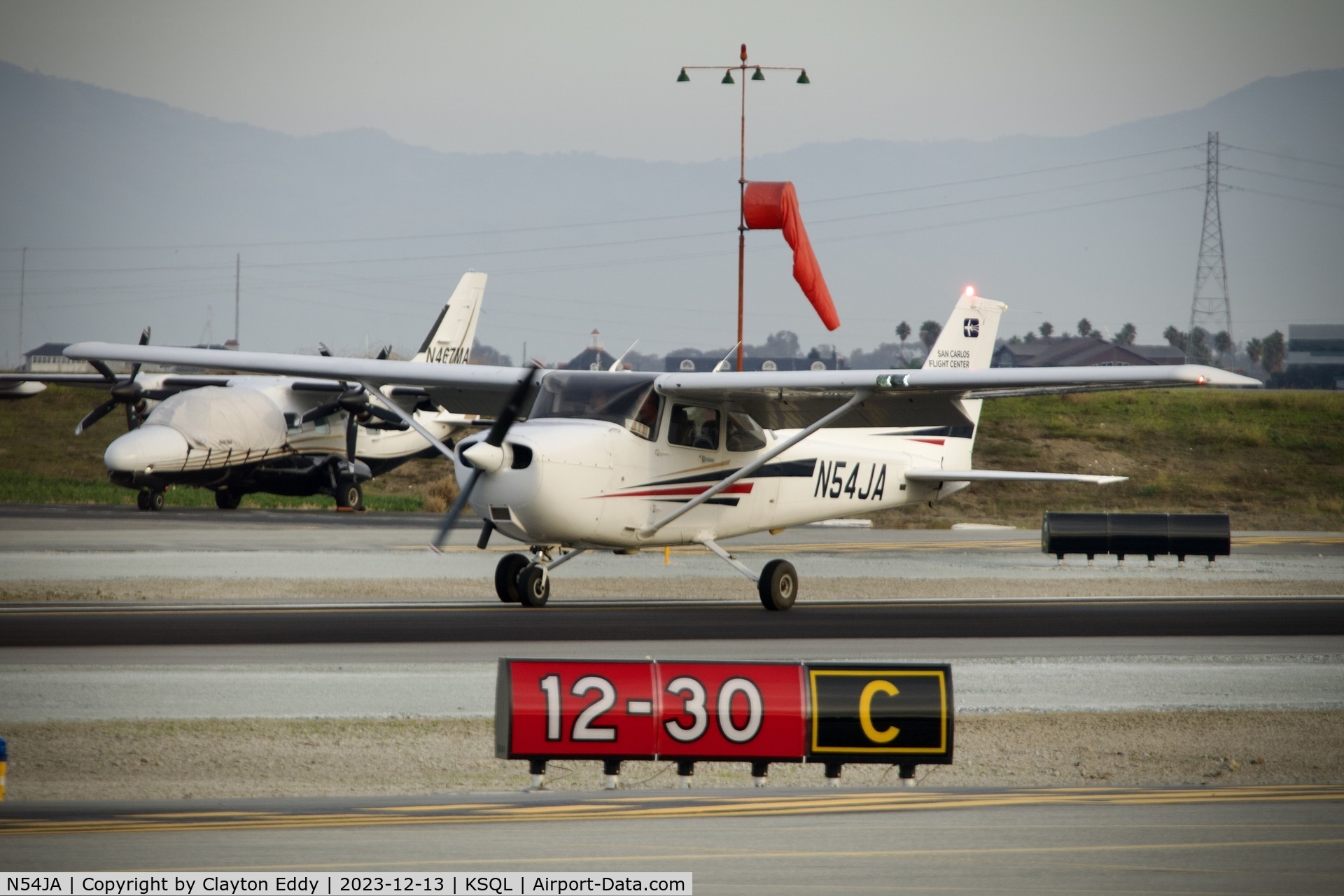N54JA, 1998 Cessna 172R C/N 17280607, San Carlos Airport in California 2023.
