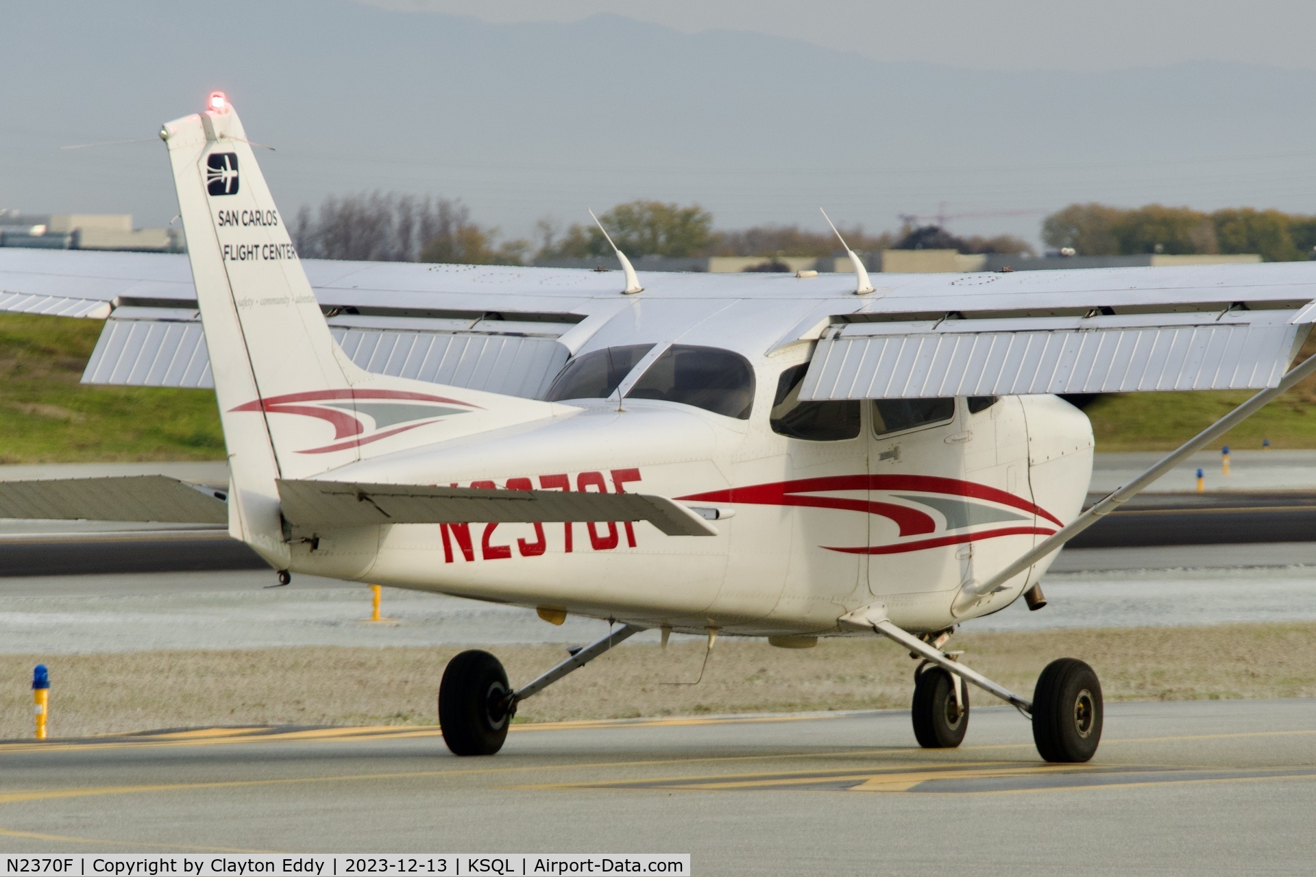 N2370F, 1998 Cessna 172R C/N 17280618, San Carlos Airport in California 2023.