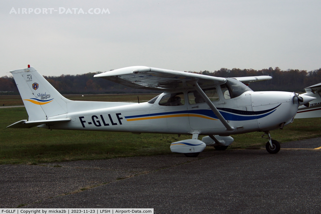 F-GLLF, Cessna 172S C/N 172S8092, Parked
