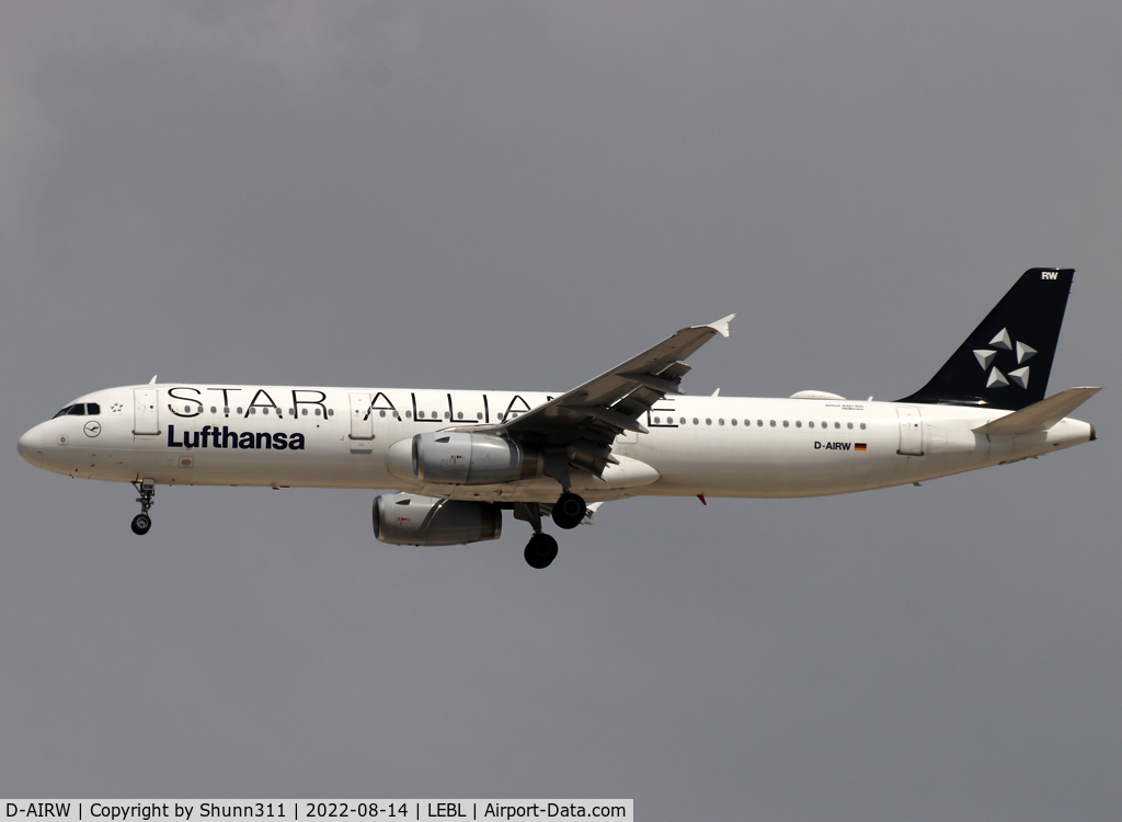 D-AIRW, 1997 Airbus A321-131 C/N 0699, Landing rwy 24R in Star Alliance c/s