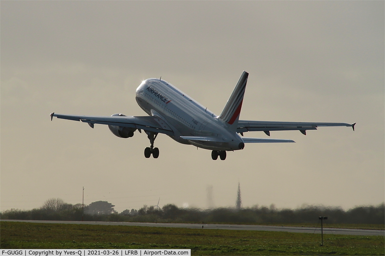 F-GUGG, 2004 Airbus A318-111 C/N 2317, LFRBAirbus A318-111, Take off rwy 25L, Brest-Bretagne airport (LFRB-BES)