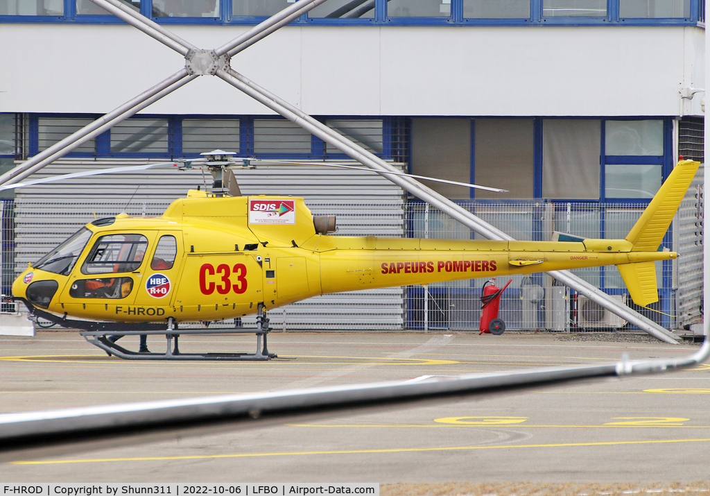 F-HROD, Aerospatiale AS-350B Ecureuil C/N 9080, Parked at the General Aviation area...