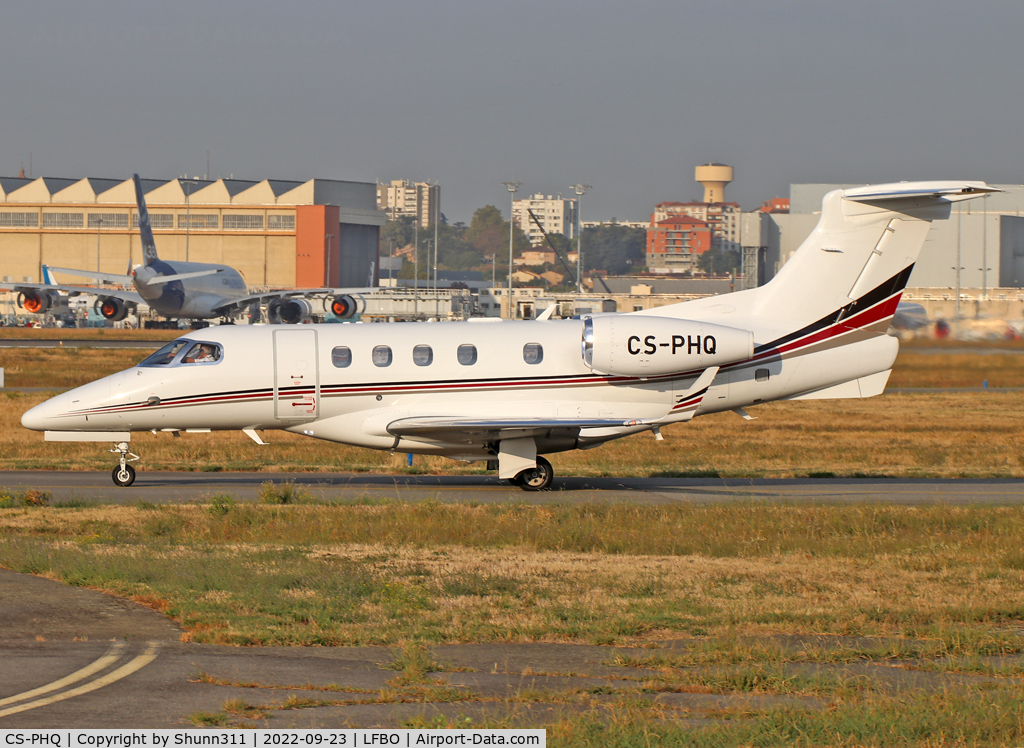 CS-PHQ, 2020 Embraer EMB-505 Phenom 300 C/N 50500570, Taxiing for departure...