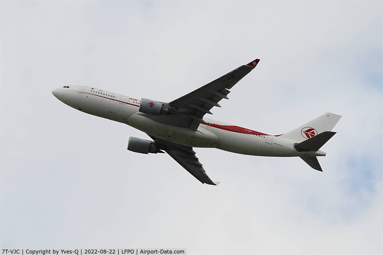 7T-VJC, 2015 Airbus A330-202 C/N 1649, Airbus A330-202, Climbing from rwy 24,Paris Orly airport (LFPO-ORY)