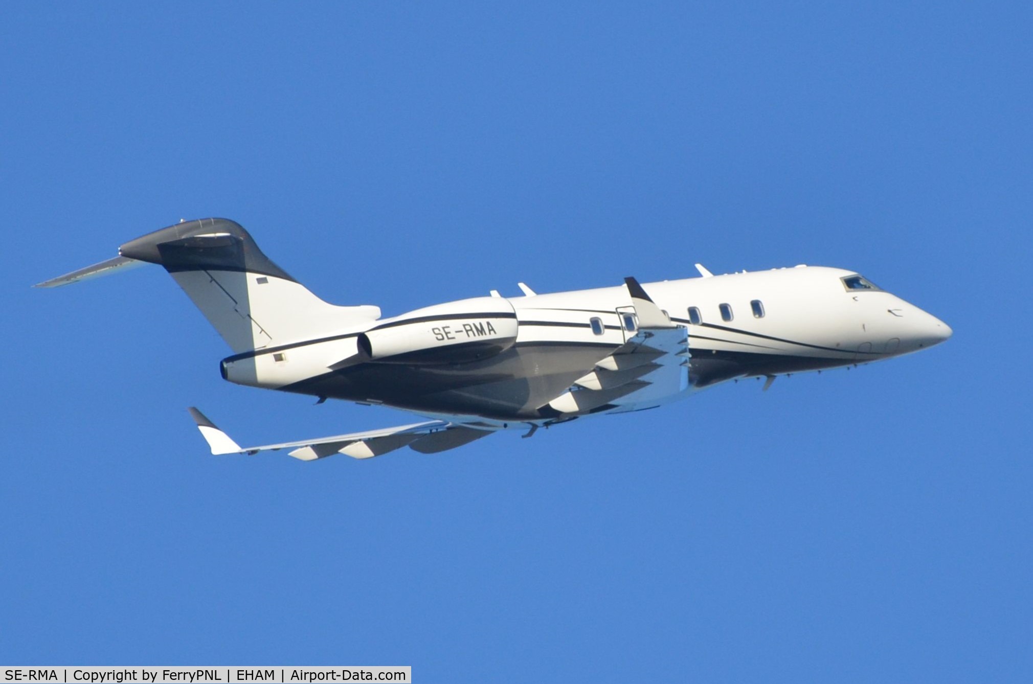 SE-RMA, 2006 Bombardier Challenger 300 (BD-100-1A10) C/N 20136, H-Bird Aviation Services CL300