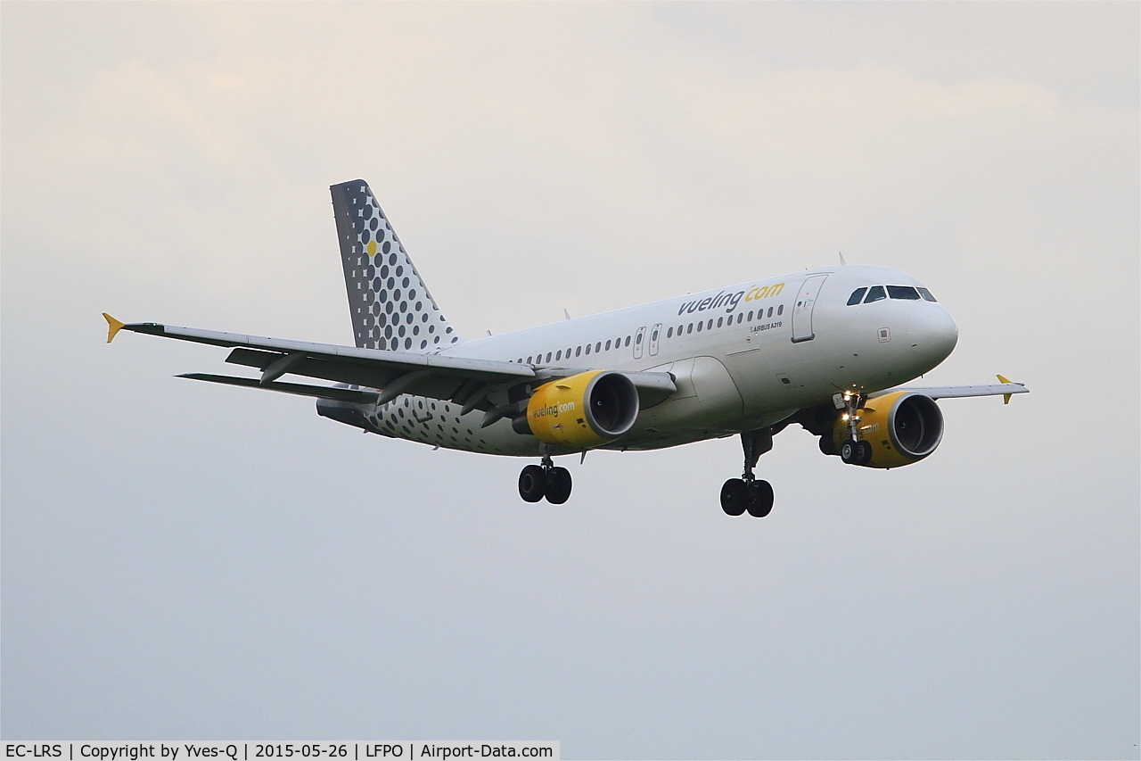 EC-LRS, 2008 Airbus A319-112 C/N 3704, Airbus A320-214, On final rwy 06, Paris-Orly Airport (LFPO-ORY)
