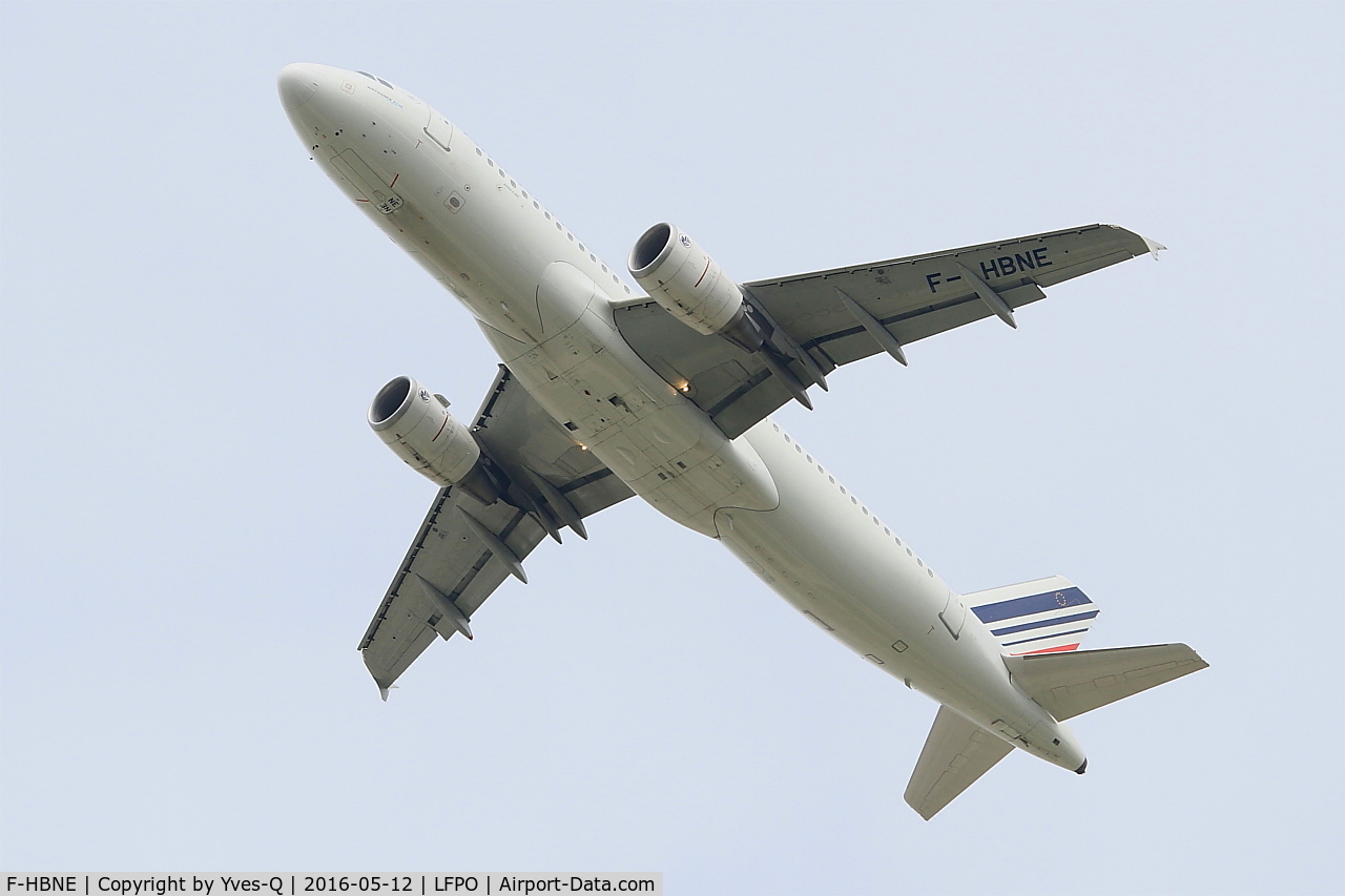 F-HBNE, 2011 Airbus A320-214 C/N 4664, Airbus A320-214, Climbing from rwy 24, Paris-Orly Airport (LFPO-ORY)