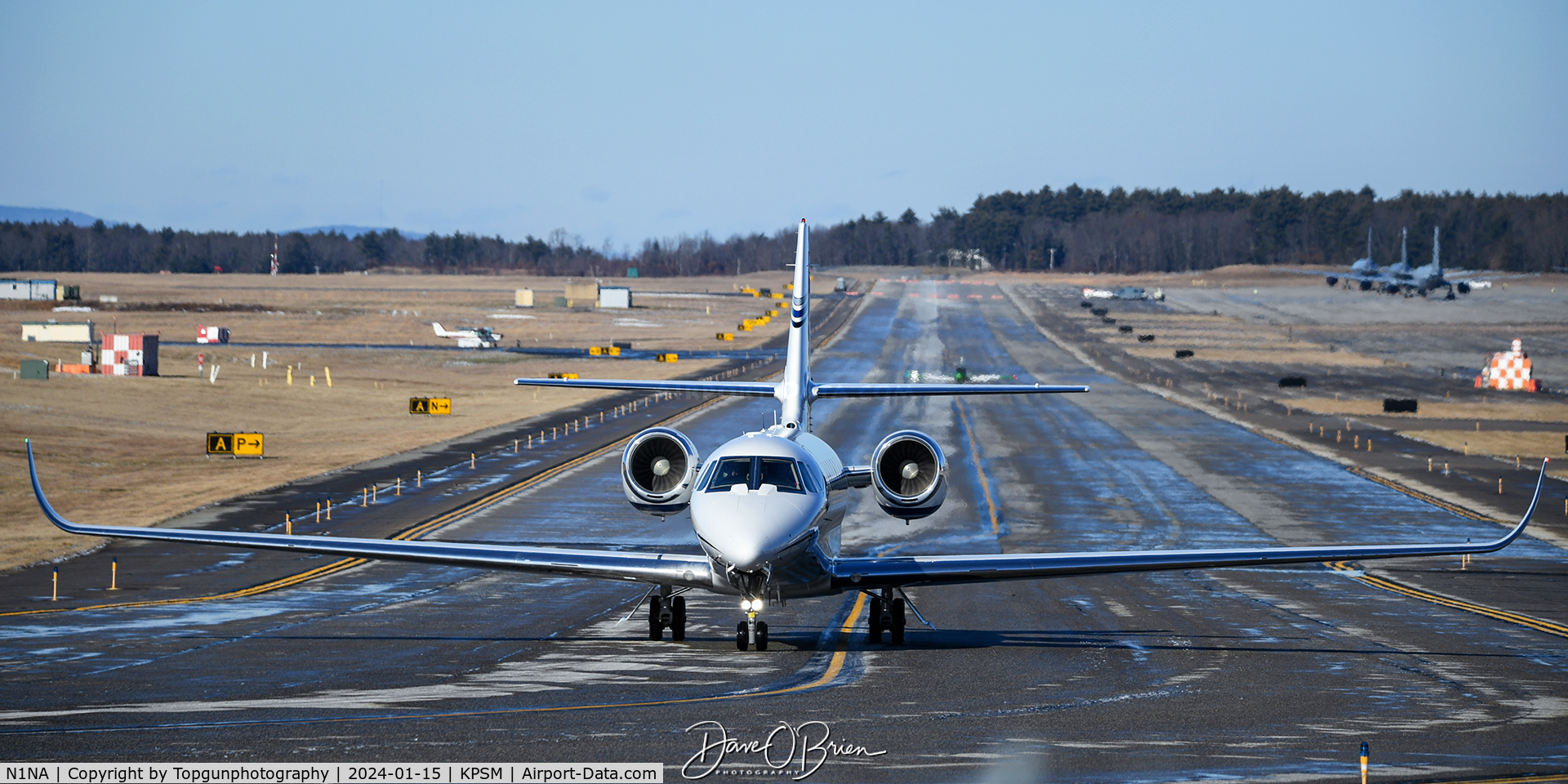 N1NA, 2007 Cessna 680 Citation Sovereign C/N 680-0141, Taxiing back to RW34 after landing