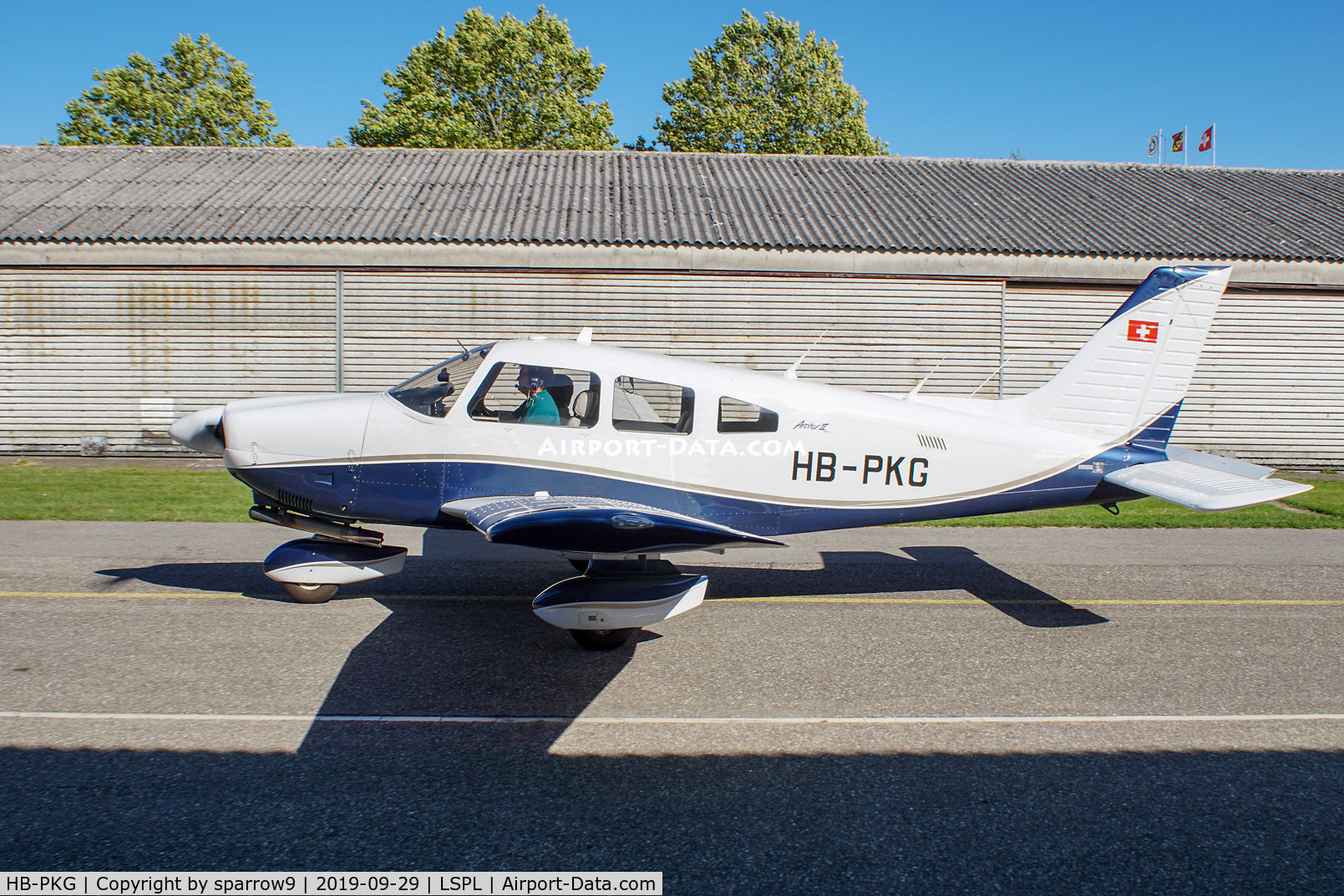 HB-PKG, 1986 Piper PA-28-181 Archer II C/N 2890008, At its base Langenthal-Bleienbach. New pain-scheme. HB-registered since 1986-10-28