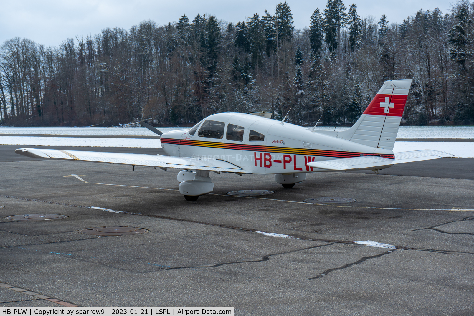 HB-PLW, 1988 Piper PA-28-181 Archer II C/N 2890085, At Langenthal-Bleienbach