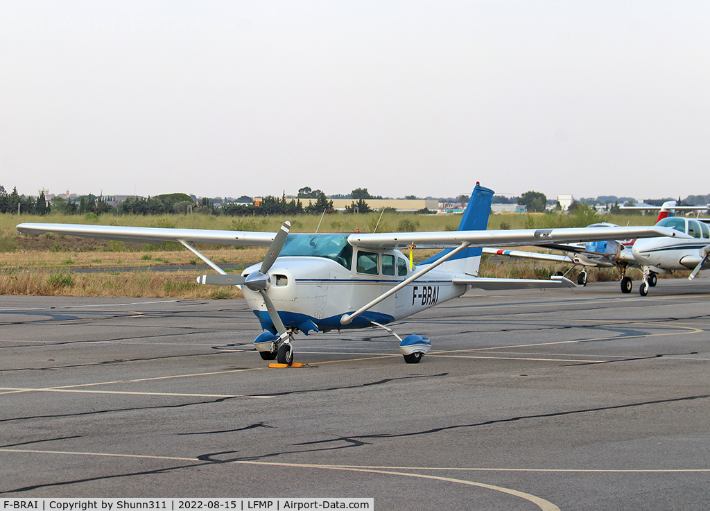 F-BRAI, Cessna P206C Super Skylane C/N P206-0516, Parked at the Airclub...