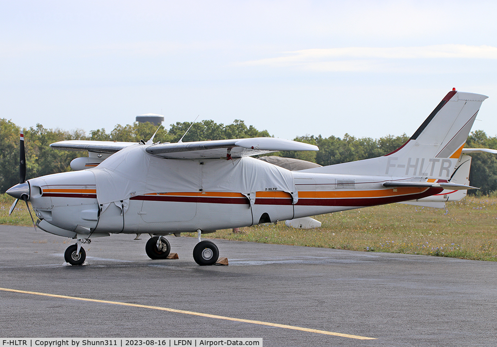 F-HLTR, Cessna P210N Pressurised Centurion C/N P210-0570, Parked...