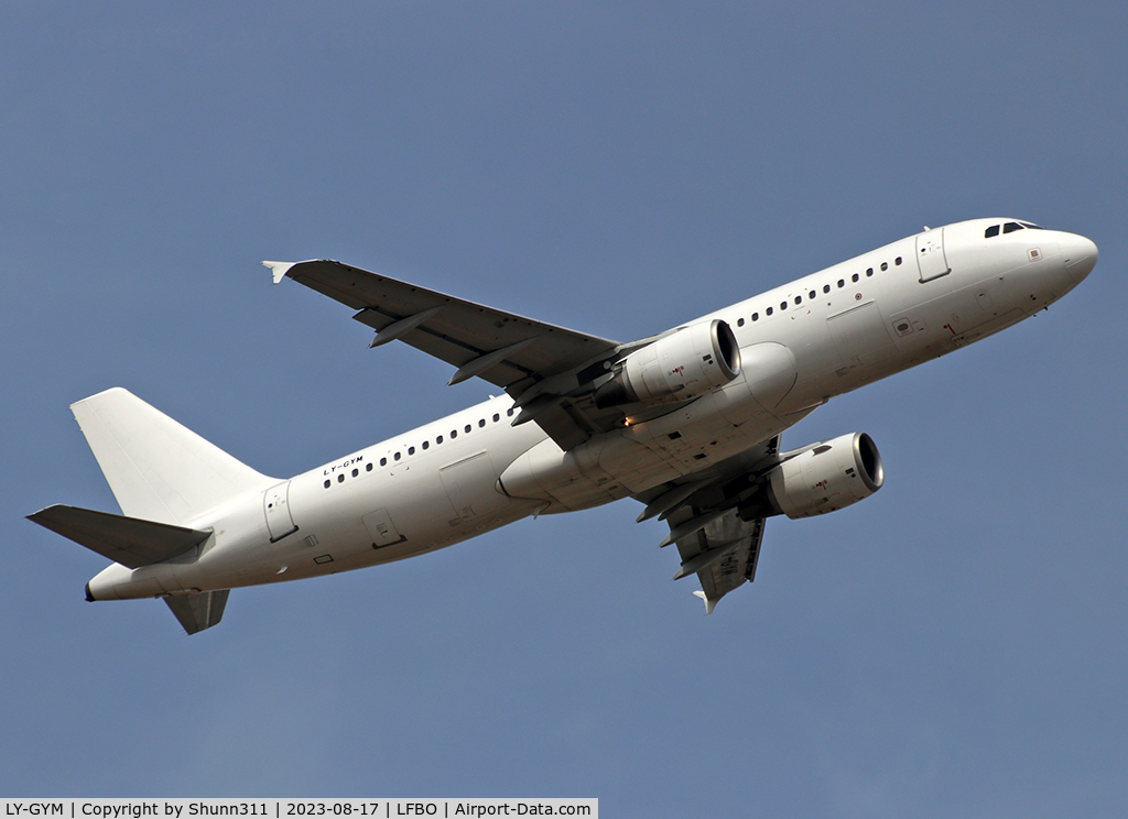 LY-GYM, 2005 Airbus A320-214 C/N 2584, Climbing... Vueling Airlines summer lease...