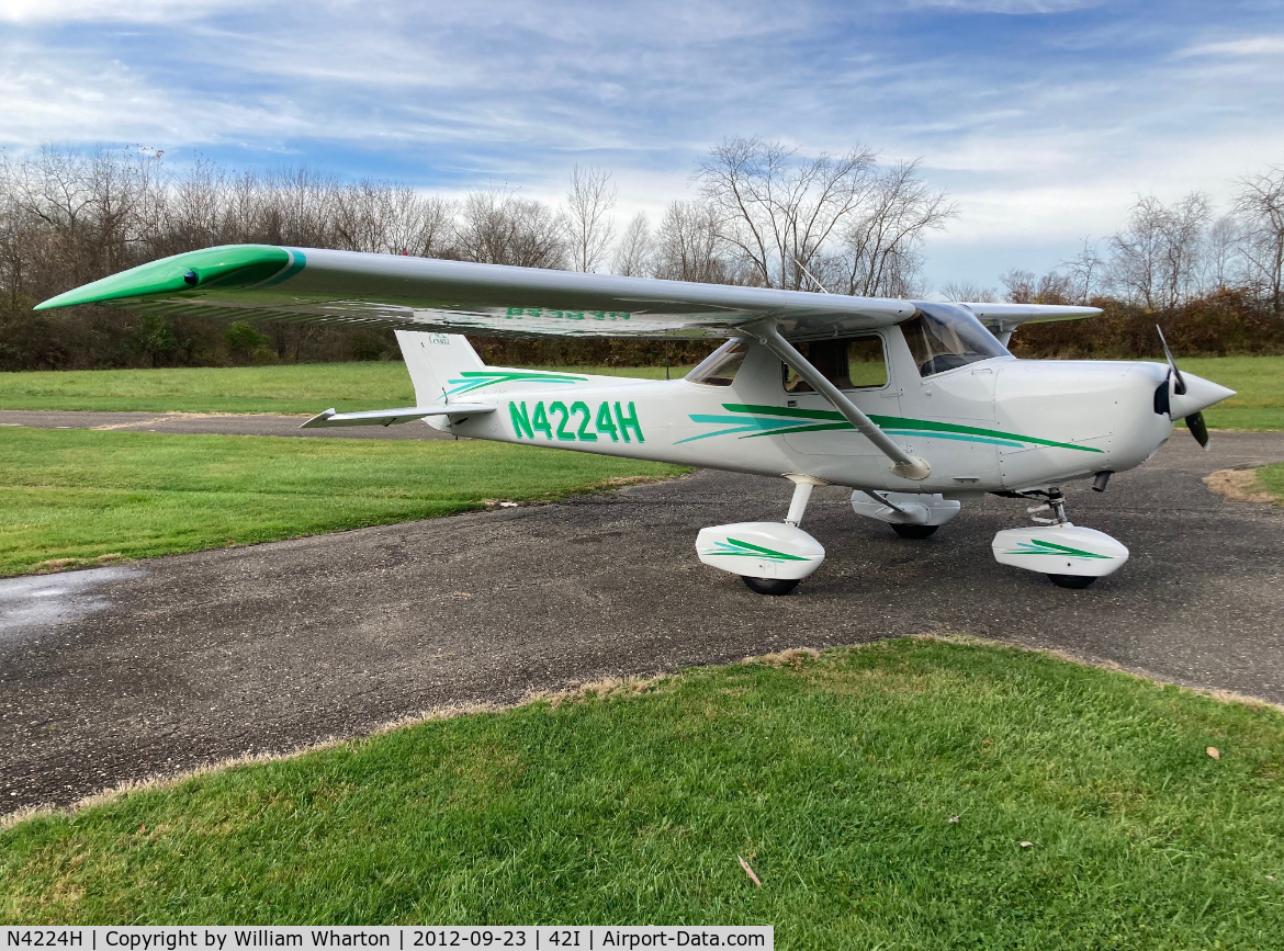 N4224H, 1978 Cessna 152 C/N 152-80324, Based and hangared at 42I, Zanesville, OH.
