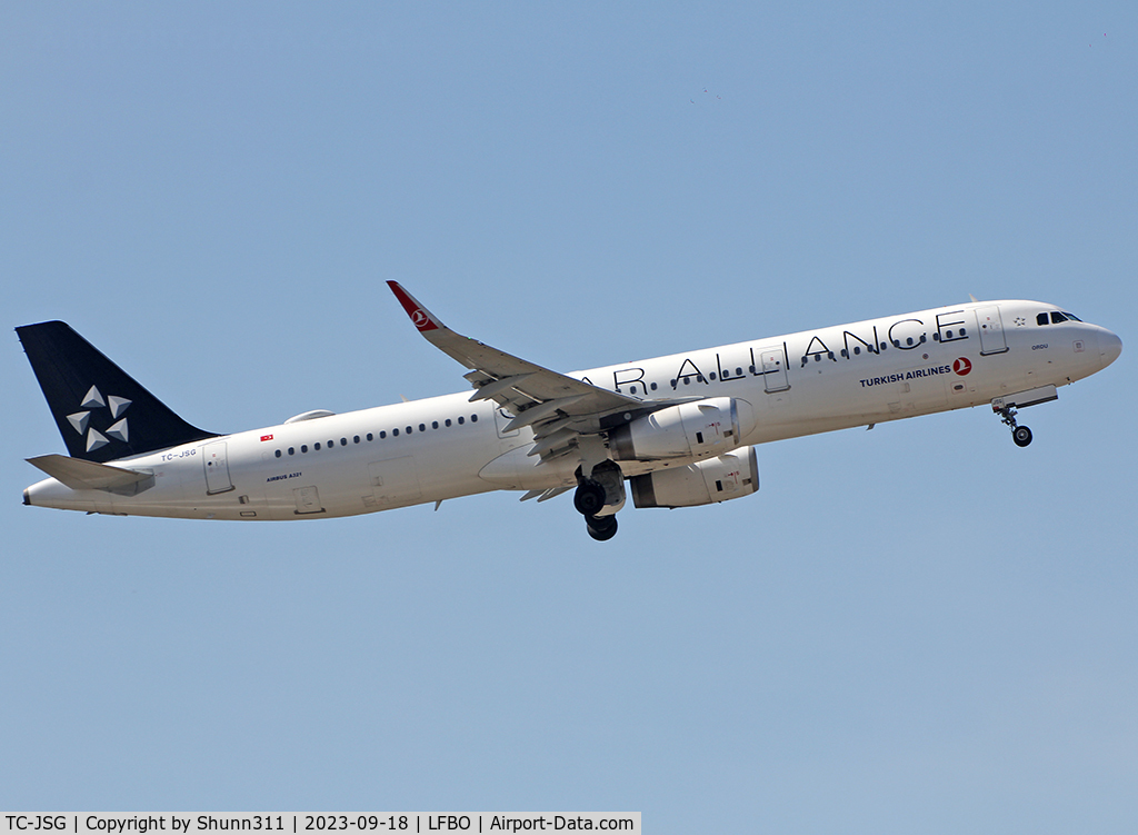 TC-JSG, 2013 Airbus A321-231 C/N 5490, Climbing after take off from rwy 32R... Star Alliance c/s
