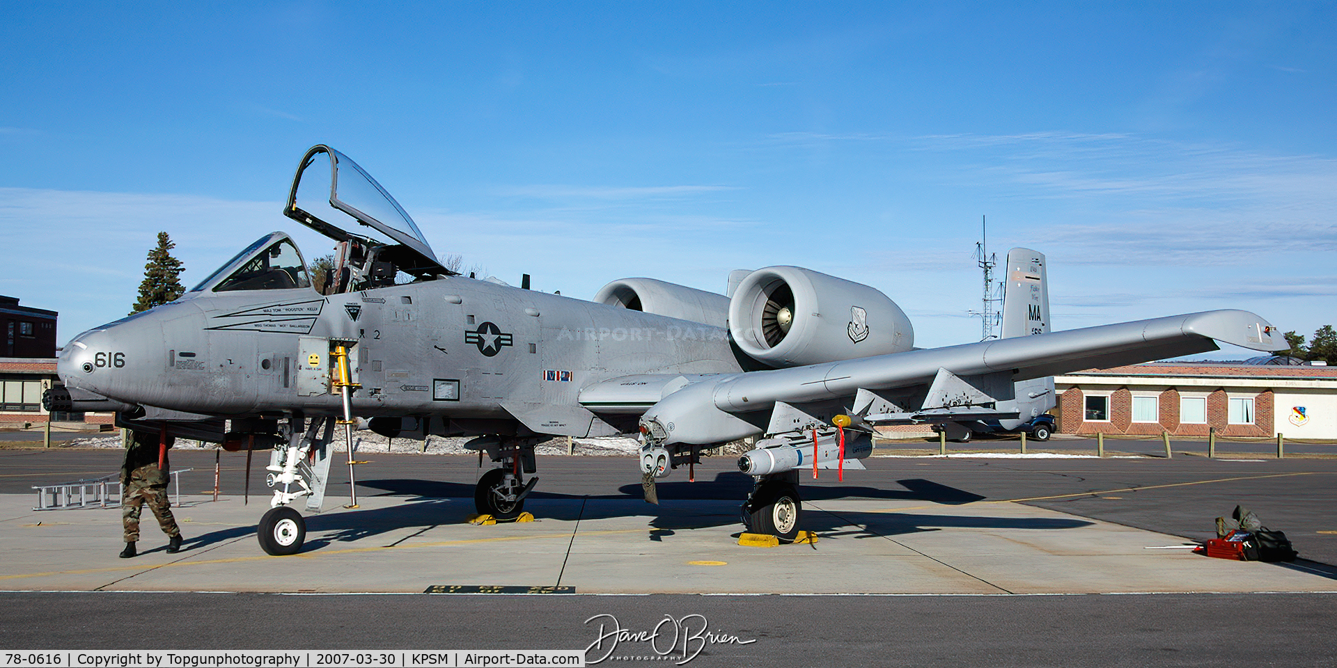 78-0616, Fairchild Republic A-10A Thunderbolt II C/N A10-0236, 616 getting prepped for the morning flight