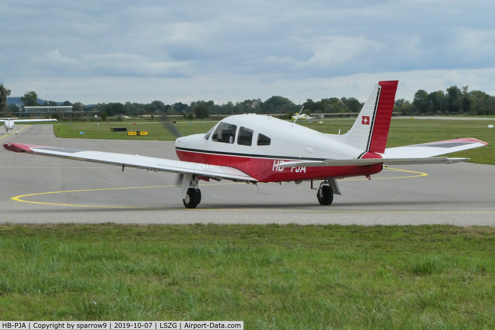 HB-PJA, 2002 Piper PA-28R-201 Cherokee Arrow III C/N 28-44089, Just landed at Grenchen.