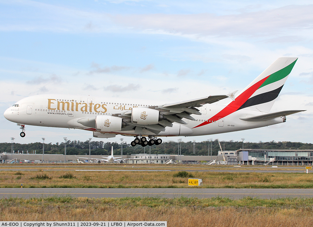 A6-EOO, 2015 Airbus A380-861 C/N 0190, Landing rwy 14L for heavy maintenance on Airbus factory