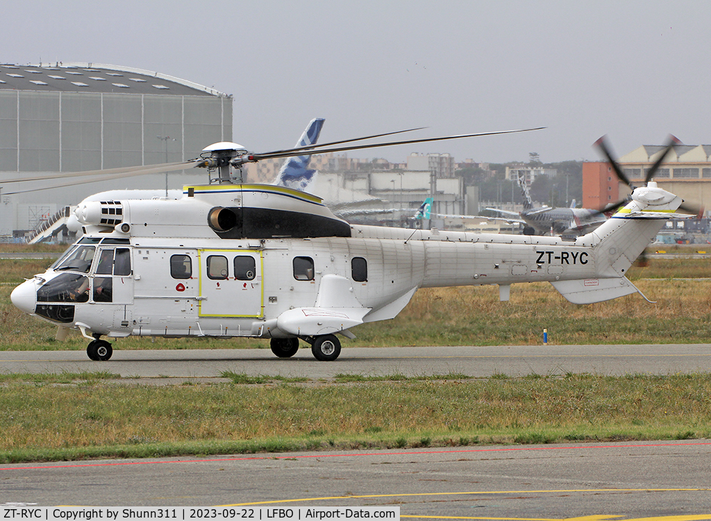 ZT-RYC, Aérospatiale AS 332L Super Puma C/N 2896, Taxiing for departure...