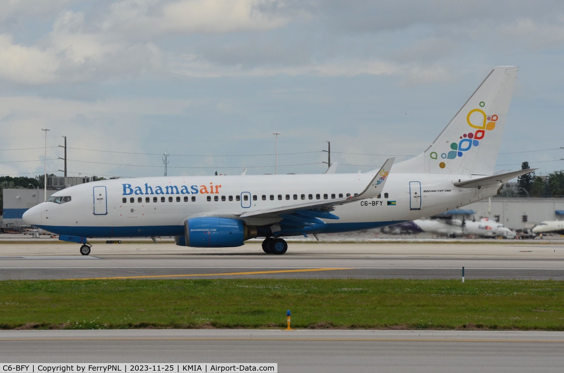 C6-BFY, 2004 Boeing 737-7V3 C/N 30676, Bahamasair B737
