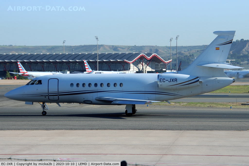 EC-JXR, 1997 Dassault Falcon 2000 C/N 55, Taxiing