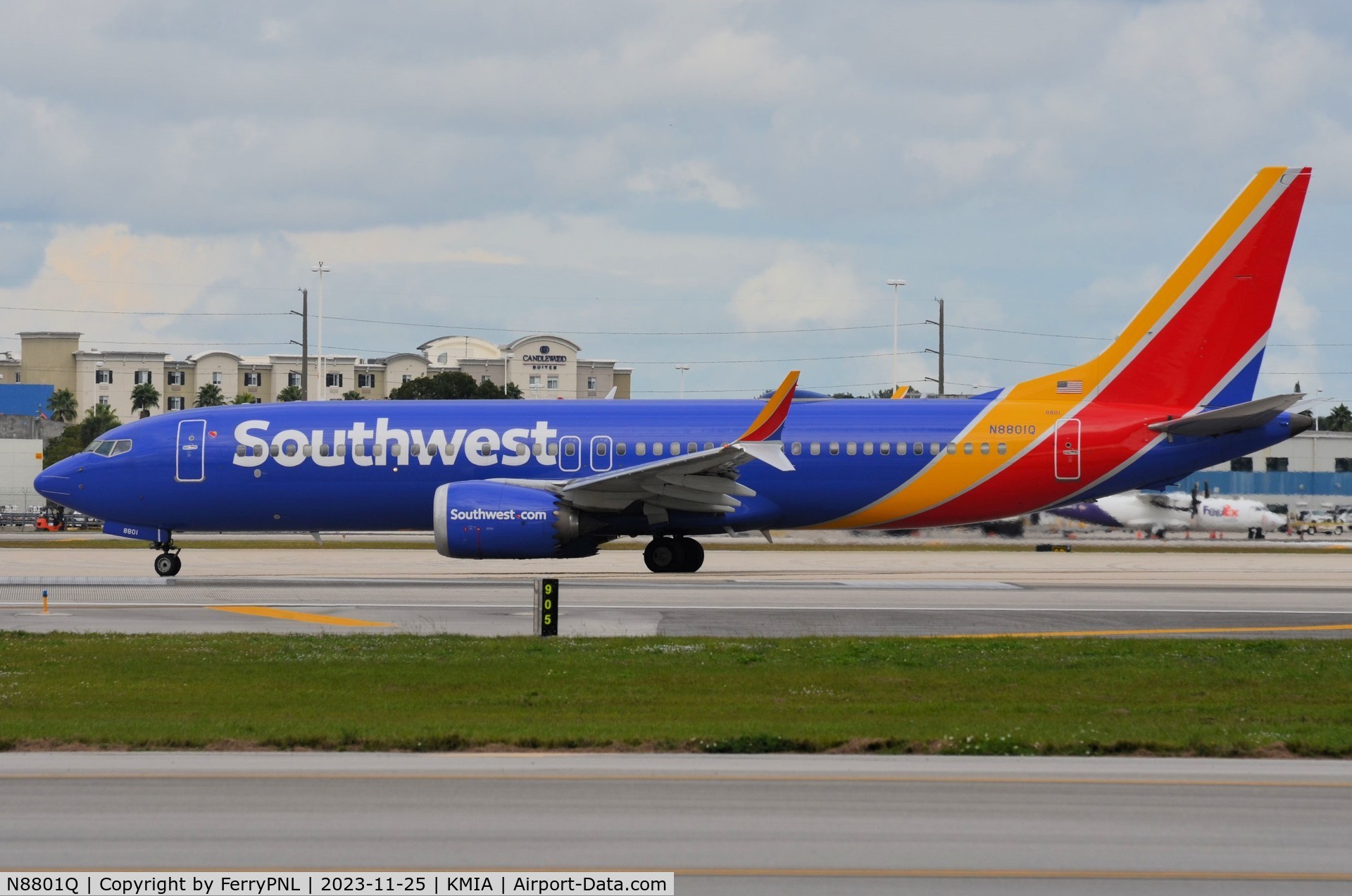 N8801Q, 2019 Boeing 737-8 MAX C/N 65436, Southwest B738M taxying past