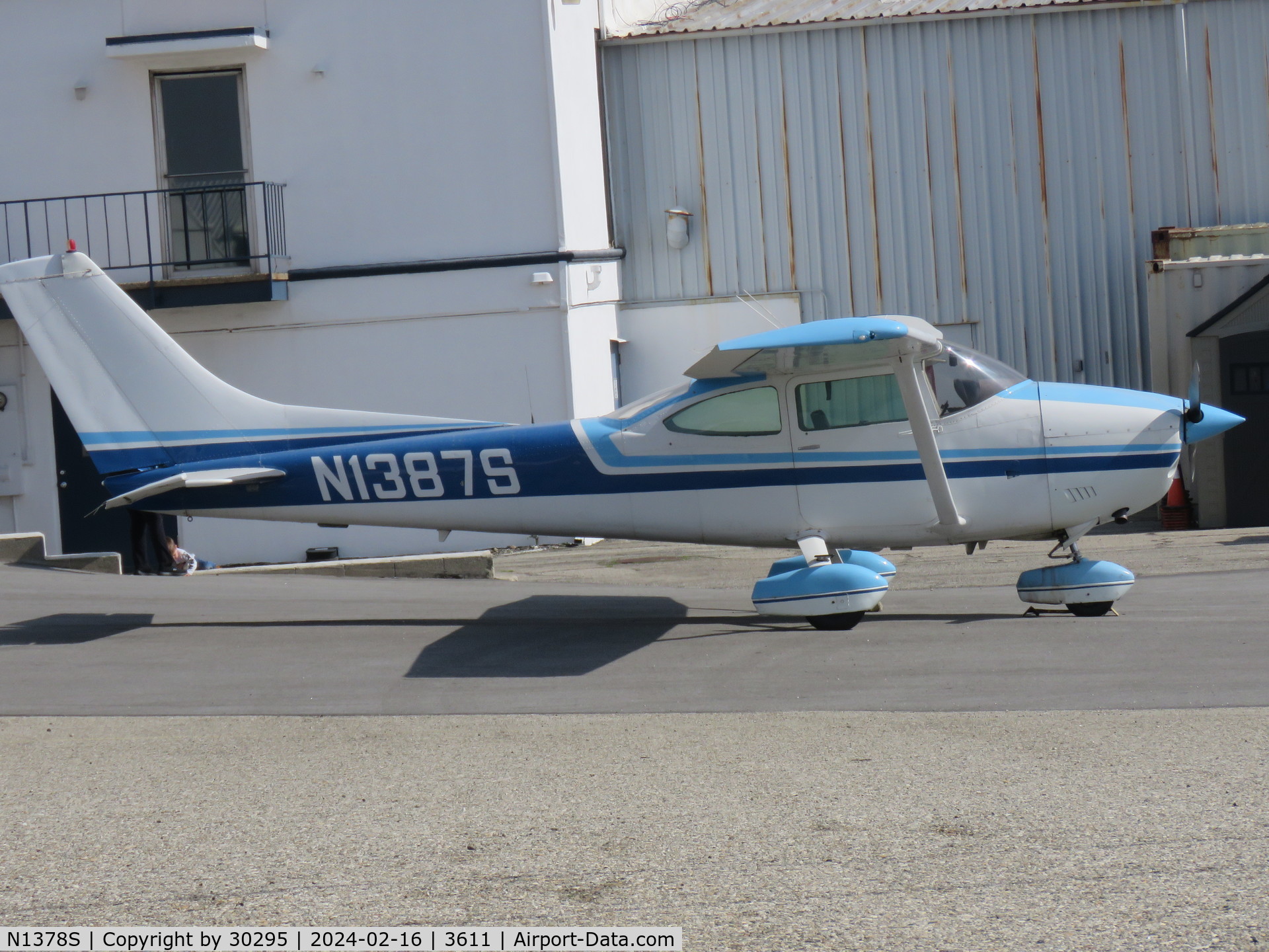N1378S, 1976 Cessna 182P Skylane C/N 18264940, Parked